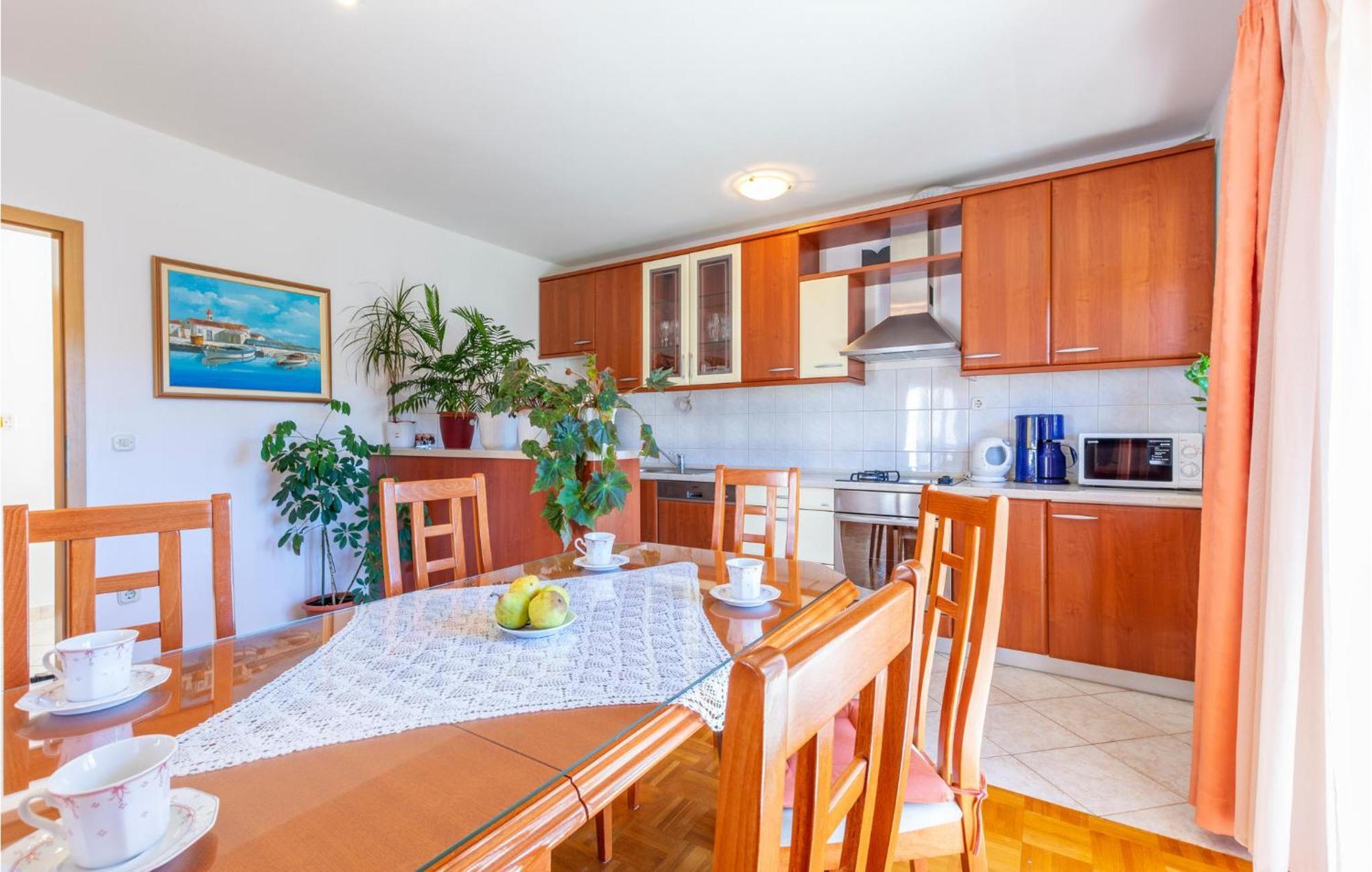 Lovely Apartment In Trogir With Kitchen Екстер'єр фото